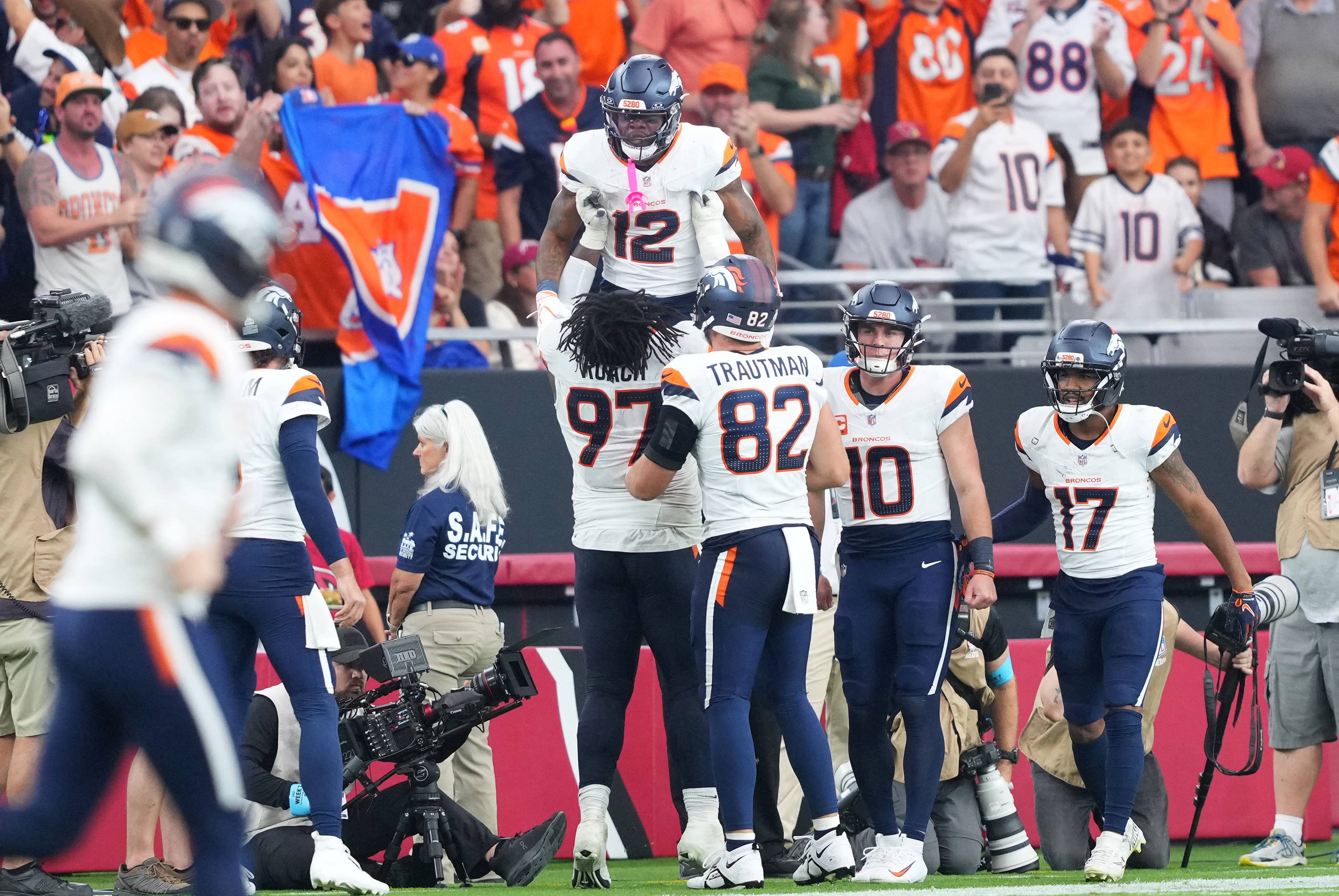 Broncos Week 7 Stock Report: Justin Strnad, 4 Others Among Those ...