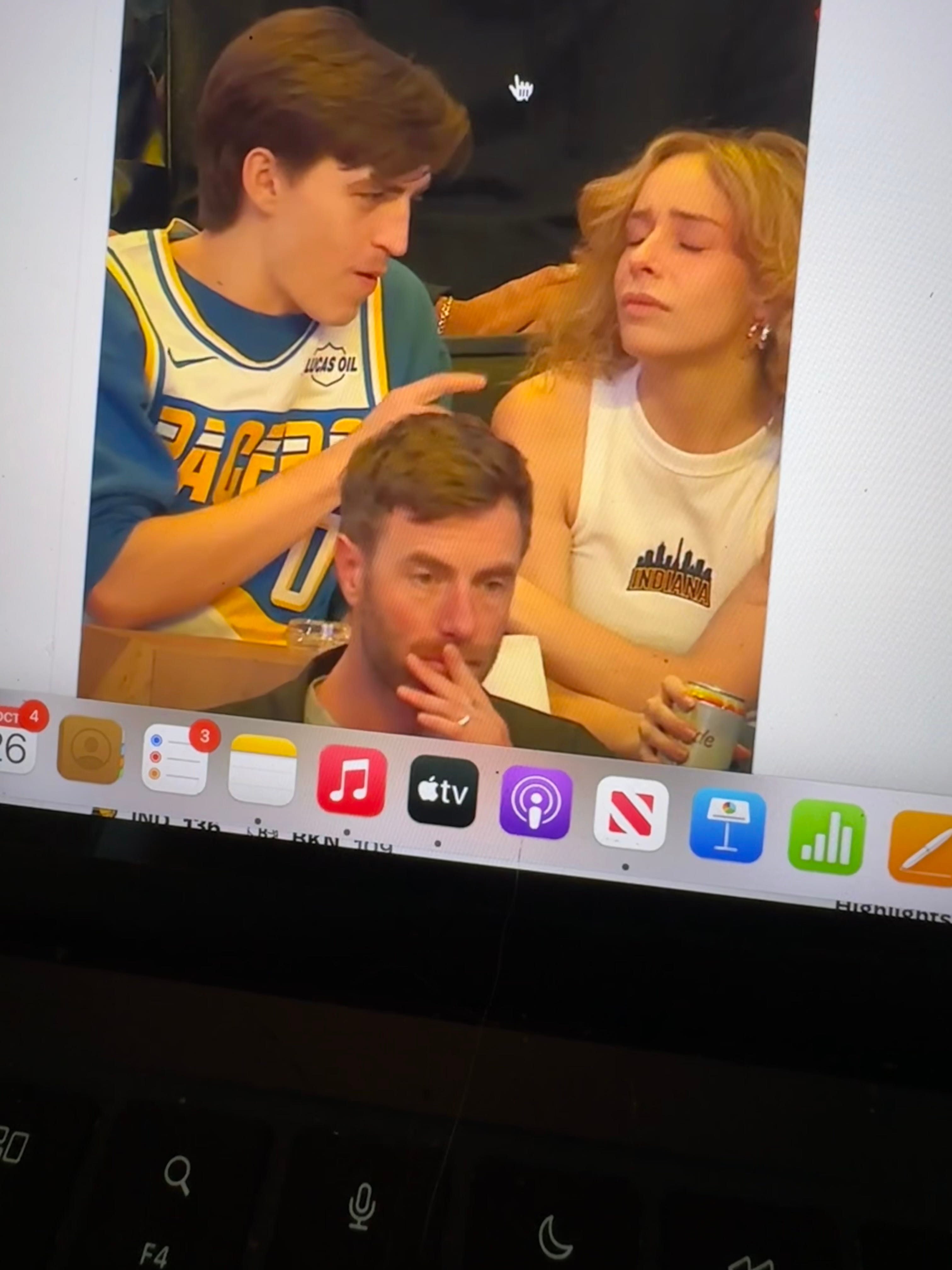 Viral 'arguing Pacers couple' were back in Brooklyn for the new season