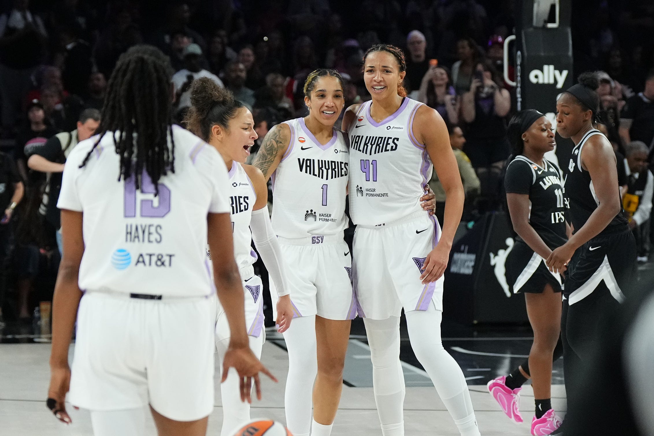 How Geno Auriemma's UConn influence is powering Valkyries' title run