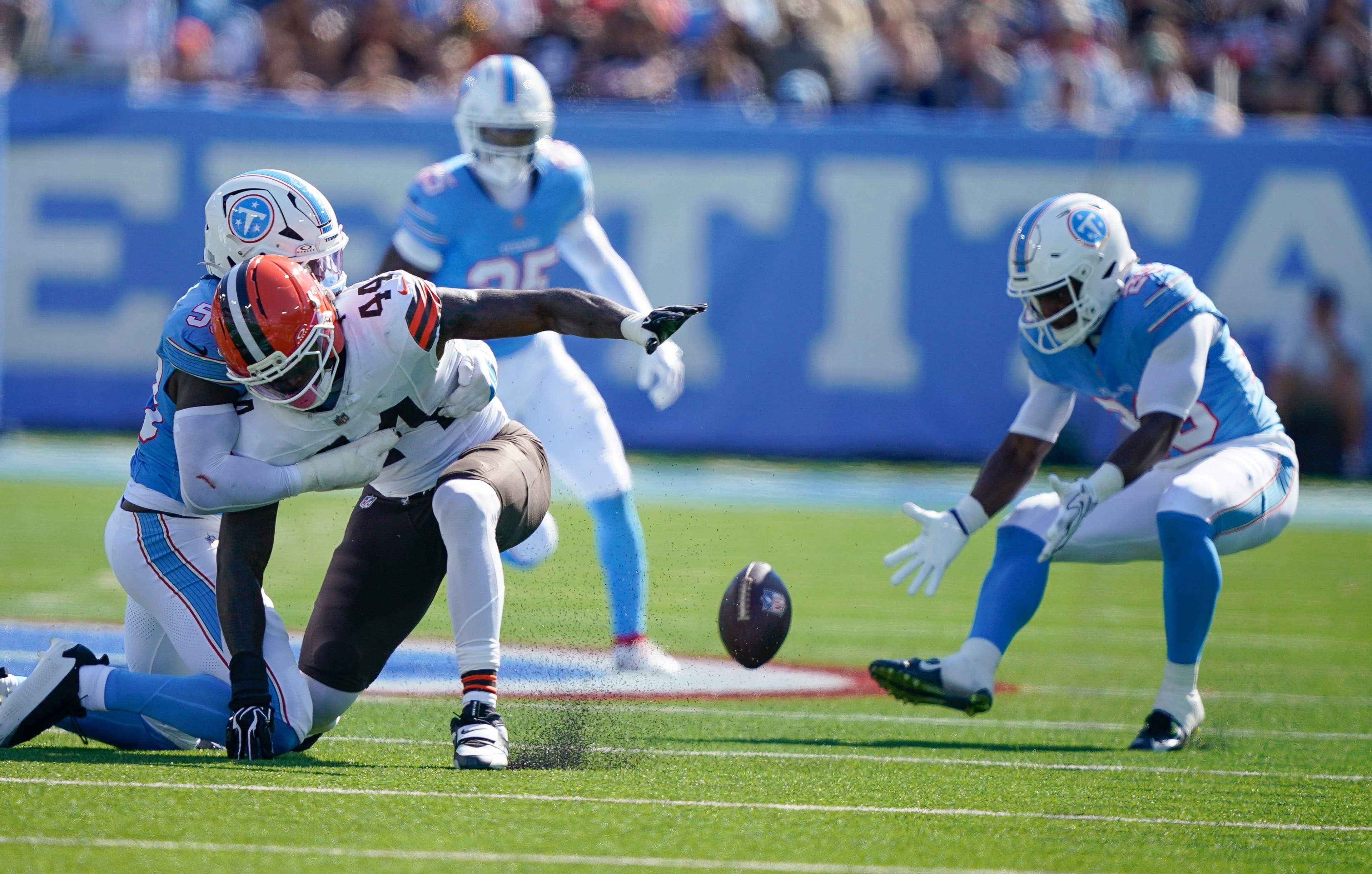 Titans Snap Counts Show Kevin Winston Jr.'s Return Left Tony Adams With ...