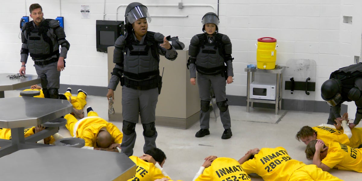 Netflix Turned A Controversial Experiment From The '70s Into A Reality ...