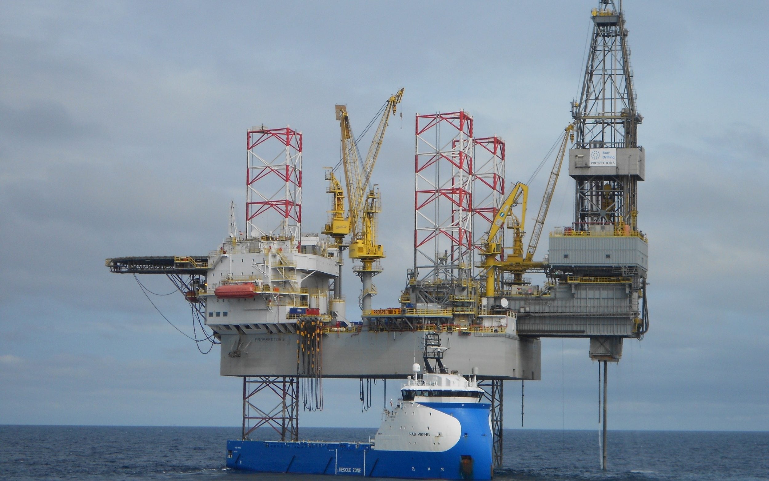Giant oil rig sinks off Gabon - AOL