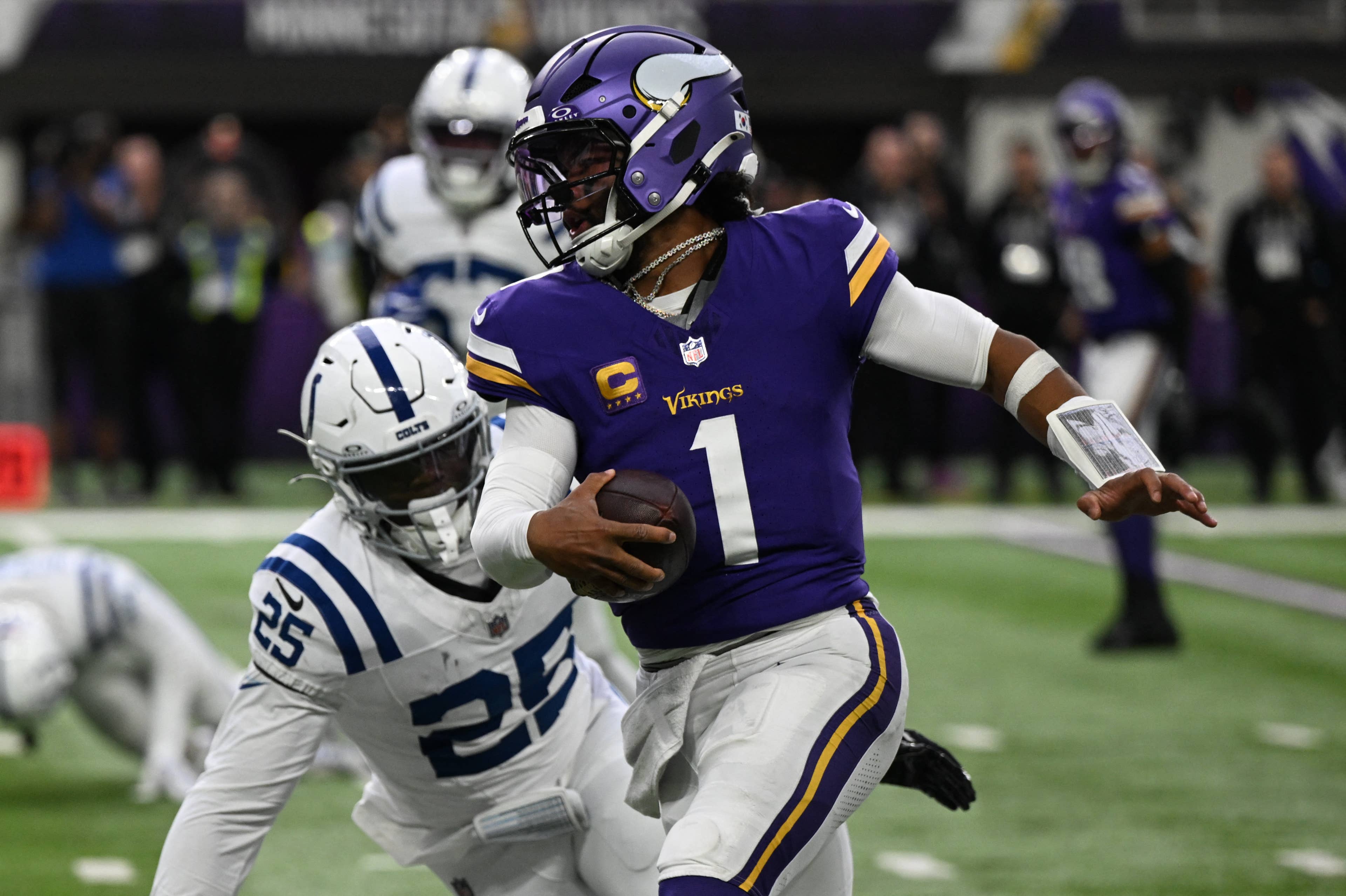 Vikings Analyst Warns Kyler Murray Is Benchable If Steve Keim Is Right ...