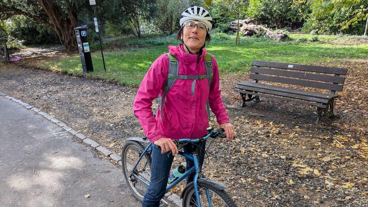 Cycle Zone Work on controversial £2.35m cycle path stopped - AOL
