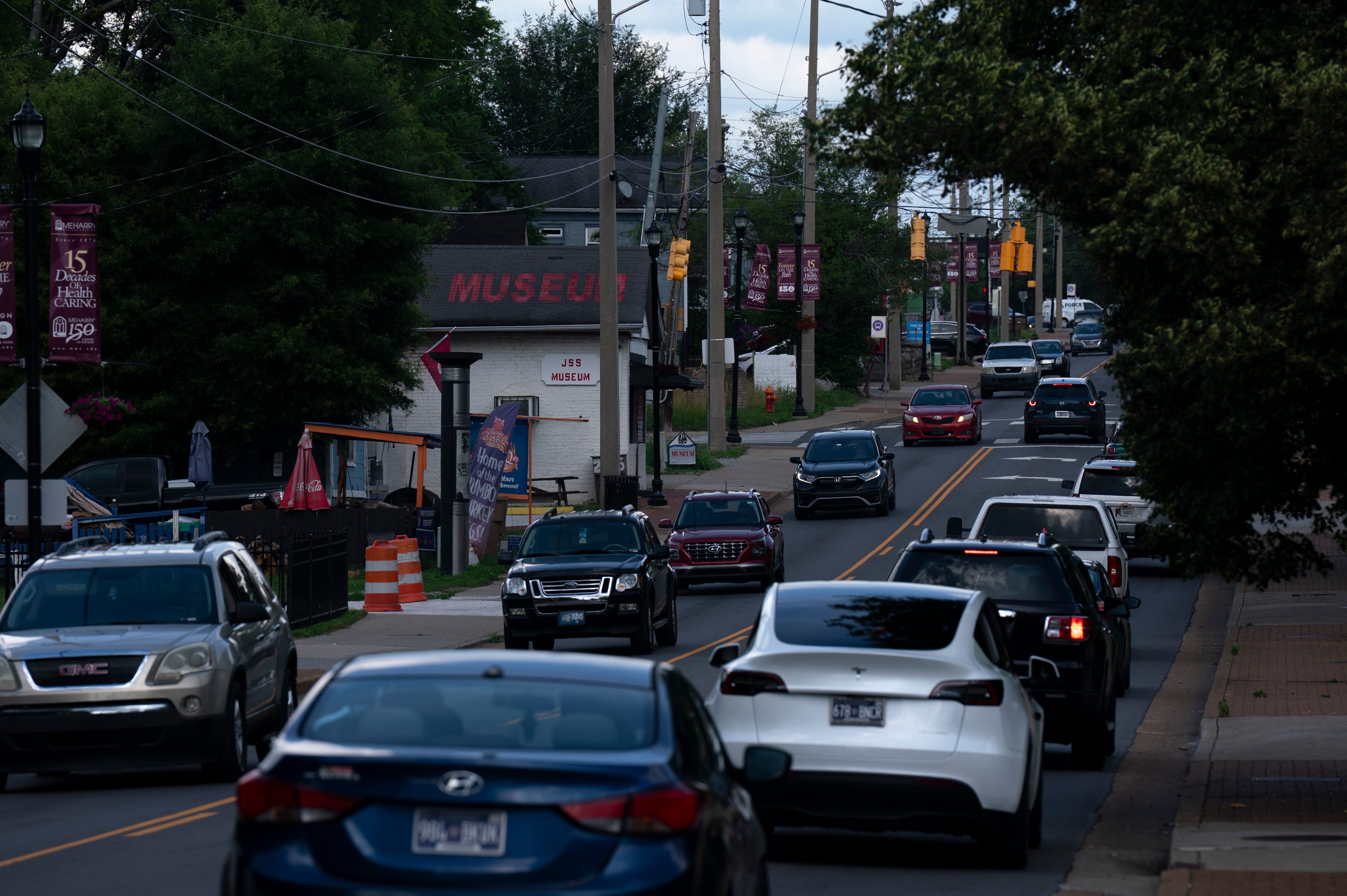 Thousands of Tennessee immigrants permitted to work unable to renew ...