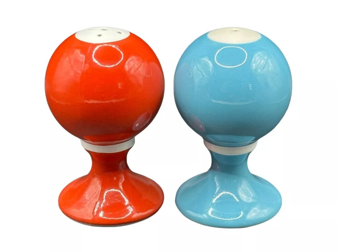 11 High-Value Vintage Salt and Pepper Shakers - AOL