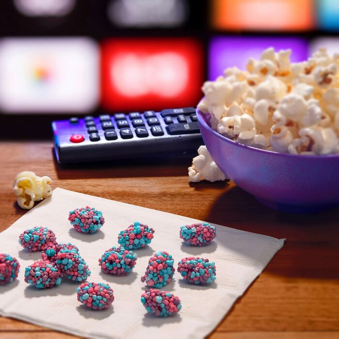 We Need You To Vote On The 25 Best Halloween Candies Because Democracy ...