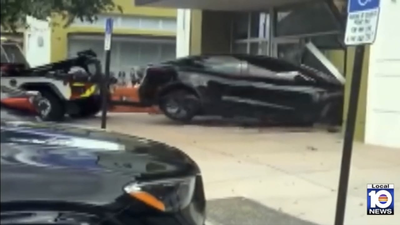 Tesla Crashes Into a Liquor Store, Driver Says She Was Using Self-Driving