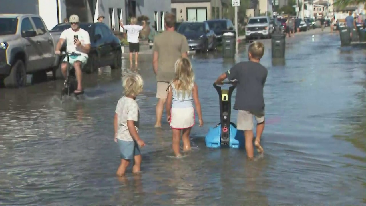 Principal Rivers Unusually high tides cause more flooding in Newport Beach - AOL