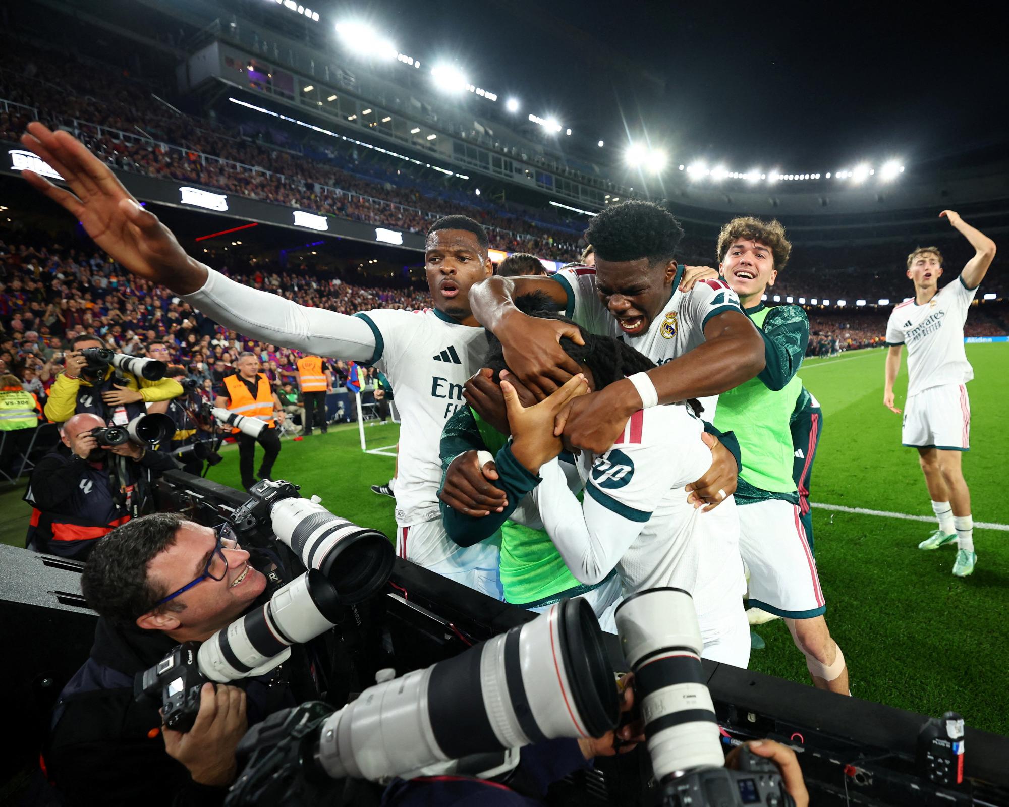 Mourinho's plan comes together as Real Madrid relaunch with clásico statement