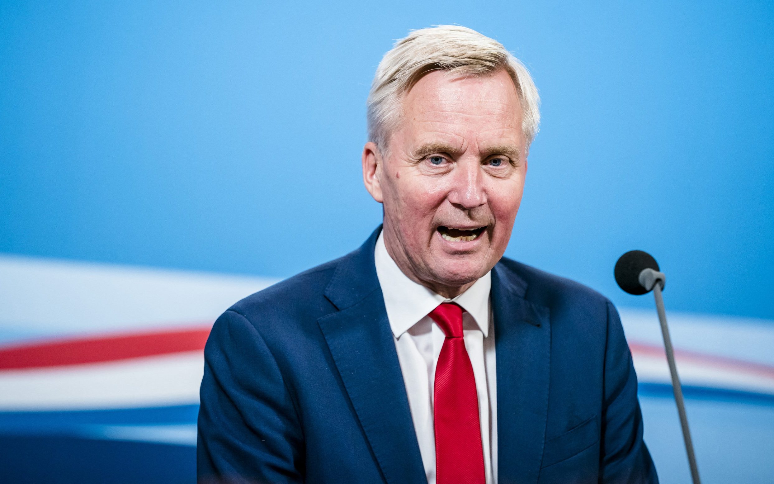 Netherlands to cut 25,000 civil service jobs in AI push