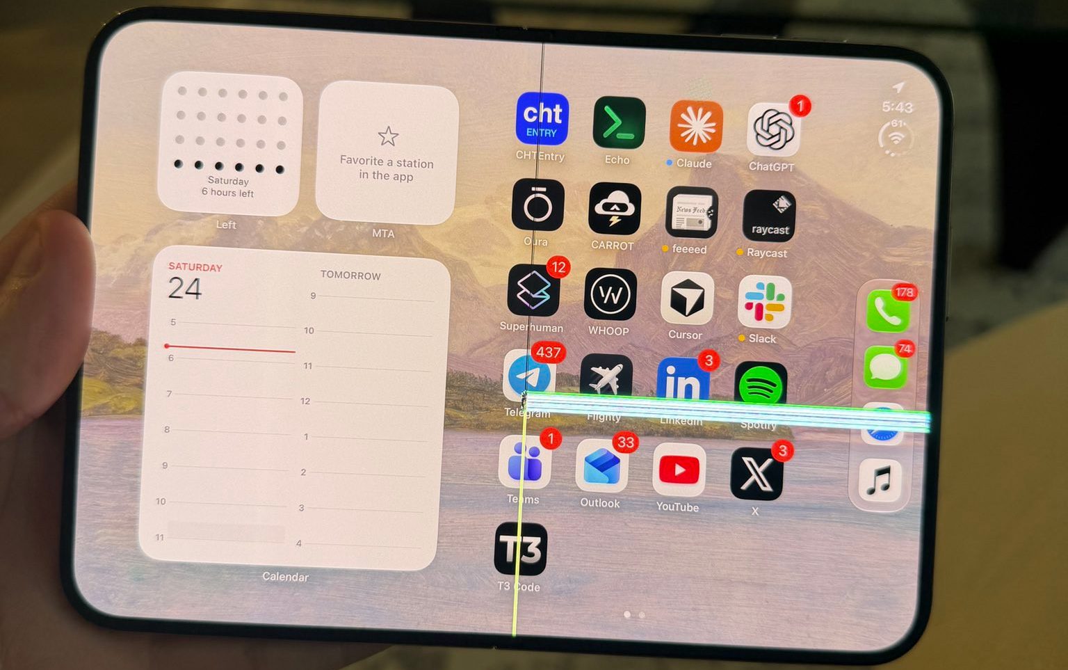 Apple customers say their folding iPhones are cracking