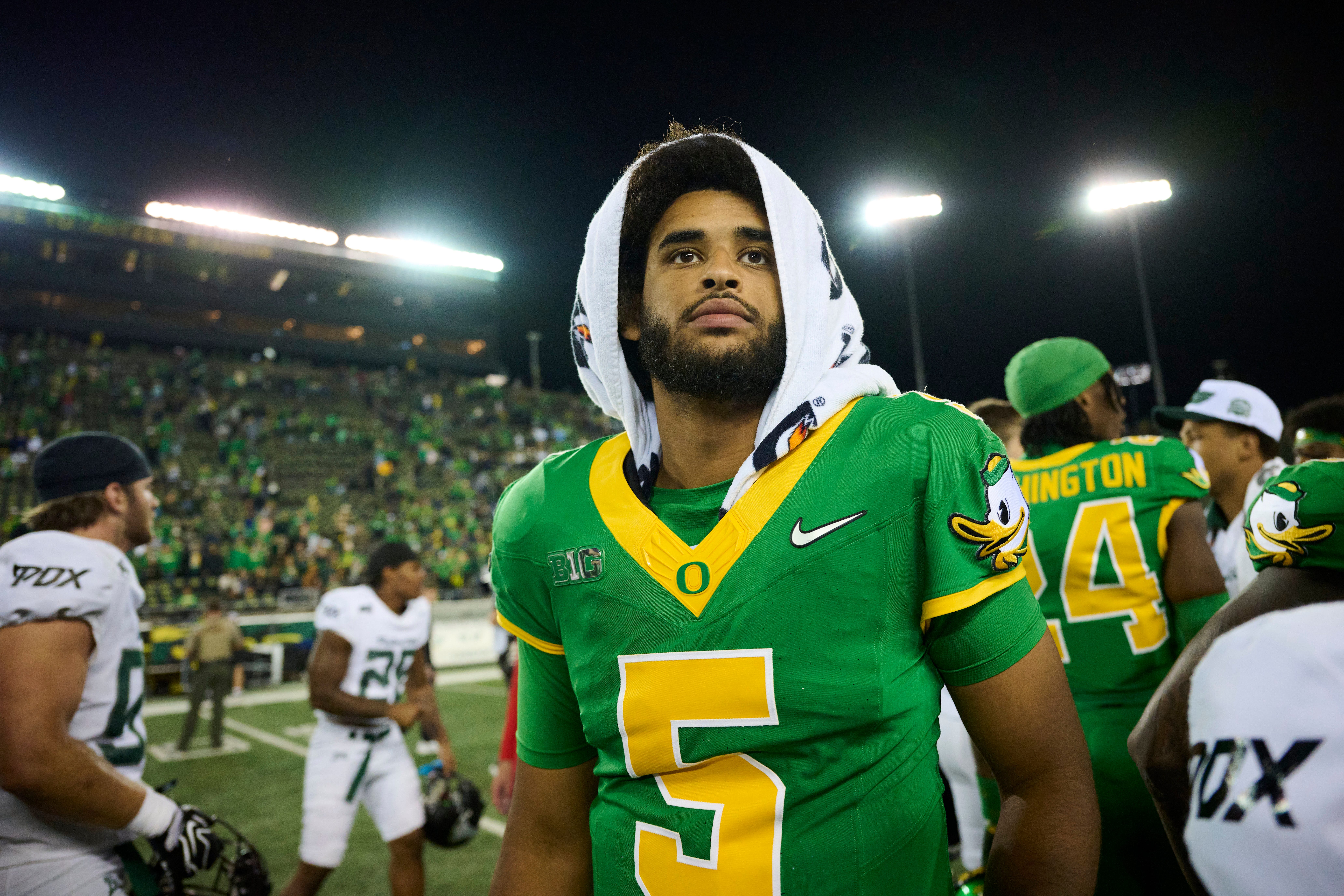 Oregon QB Dante Moore will not return to field in 2026