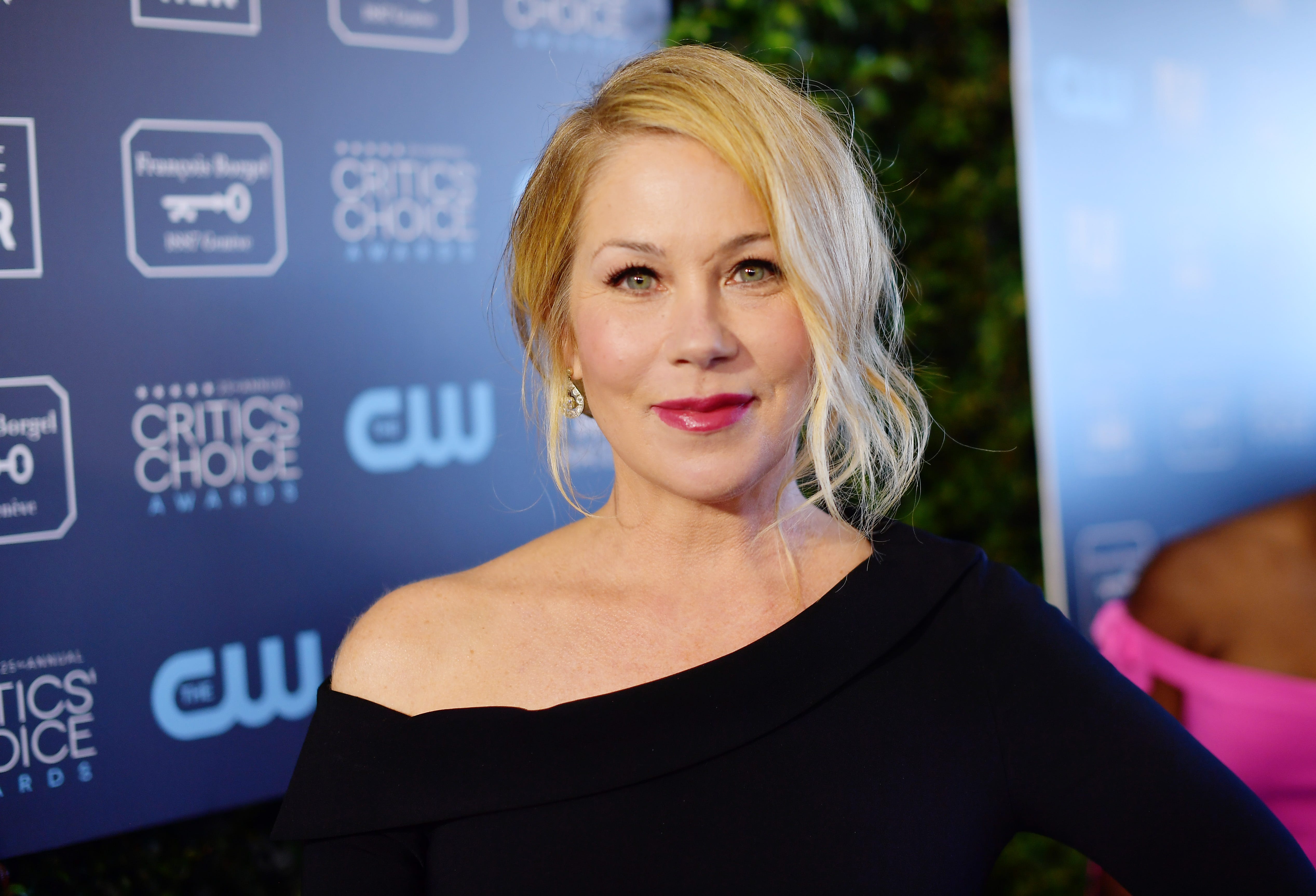Christina Applegate addresses MS community after misdiagnosis