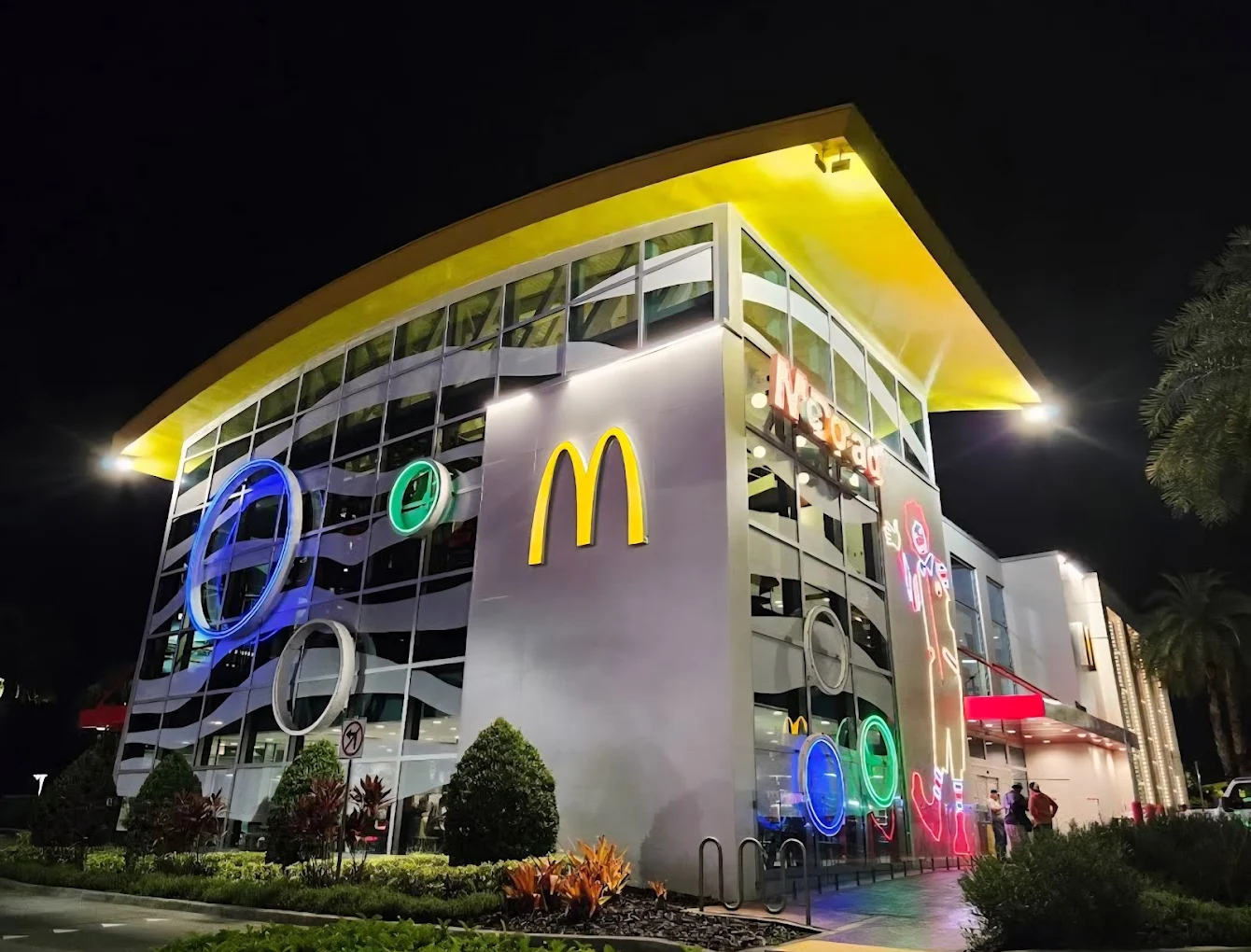 Why Fast-Food Restaurants Keep Bringing Back Foods They Already Took Off Their Menu