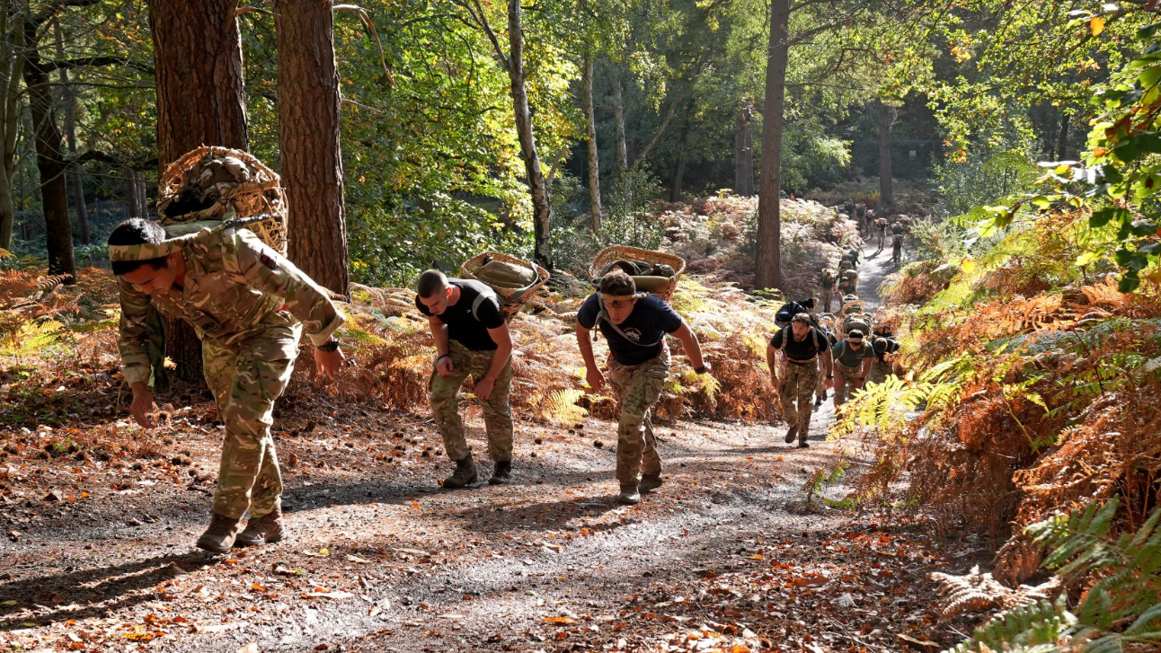 Soliders undergo gruelling Gurkha race