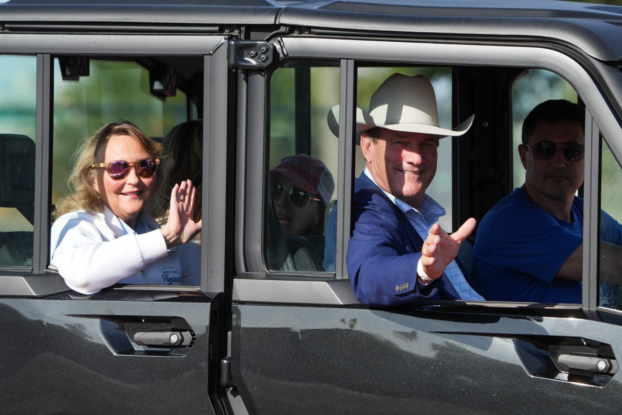 Rhoden, Rounds and Jackley will stop in Sioux Falls as part of bus tour