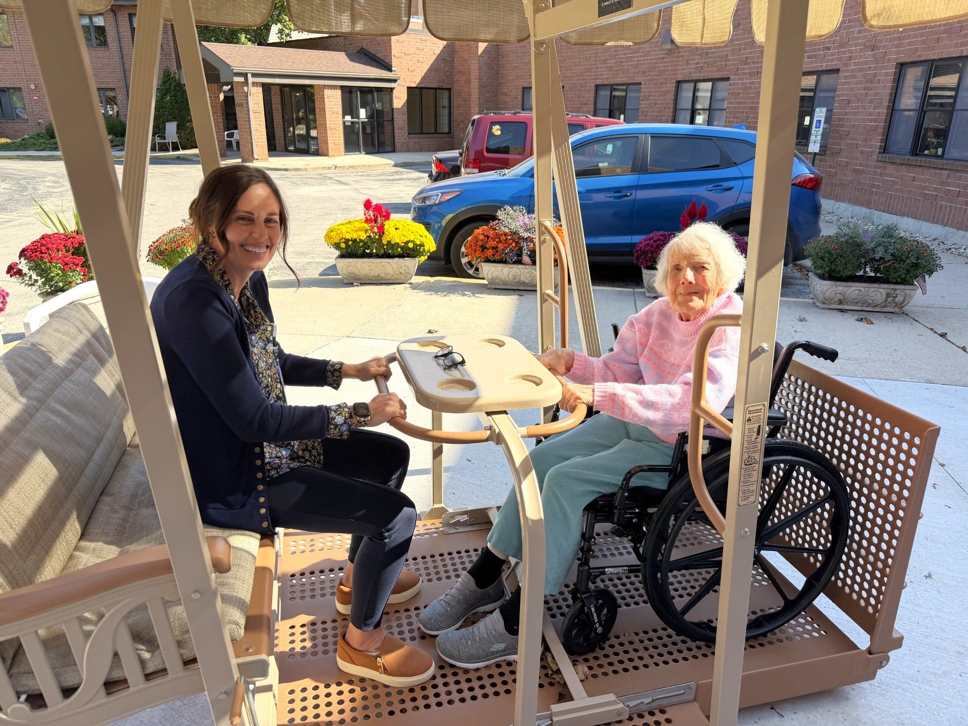 Fond du Lac's St. Francis Home adds wheelchair-accessible swing - AOL
