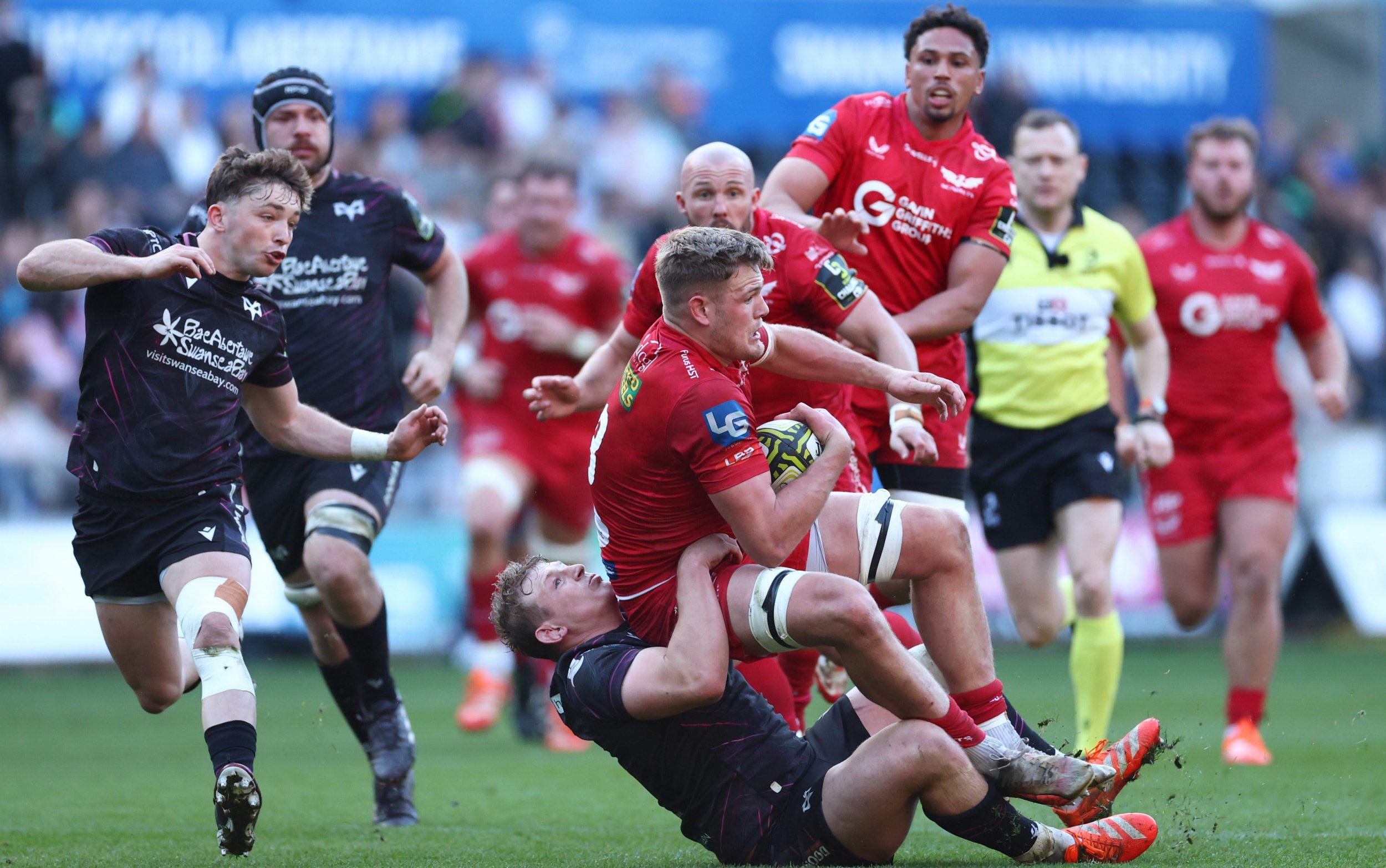 Wales wants clubs to join English Prem
