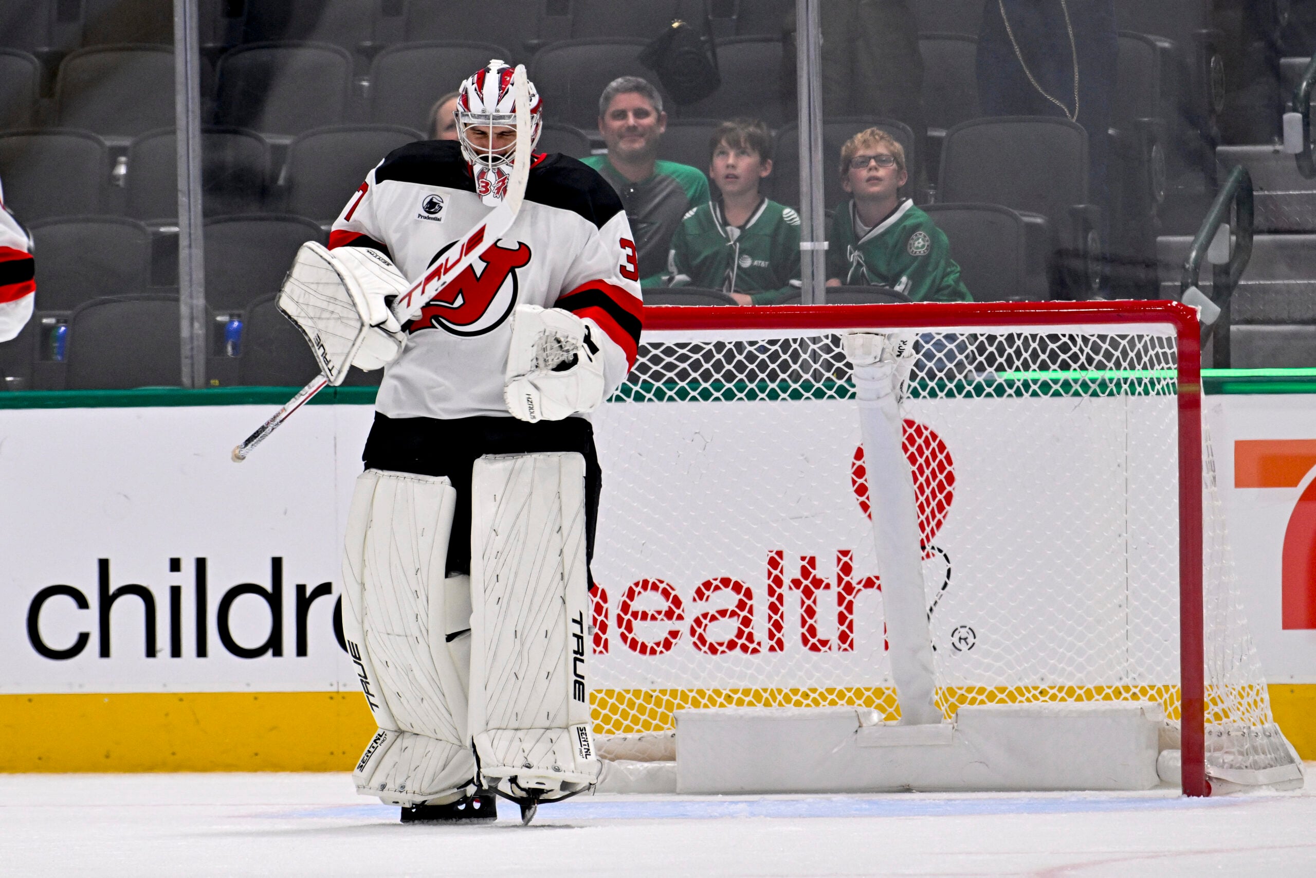 PhHN Daily: Flyers Hometown Remix; Trade Rumors; Hellebuyck's Debut