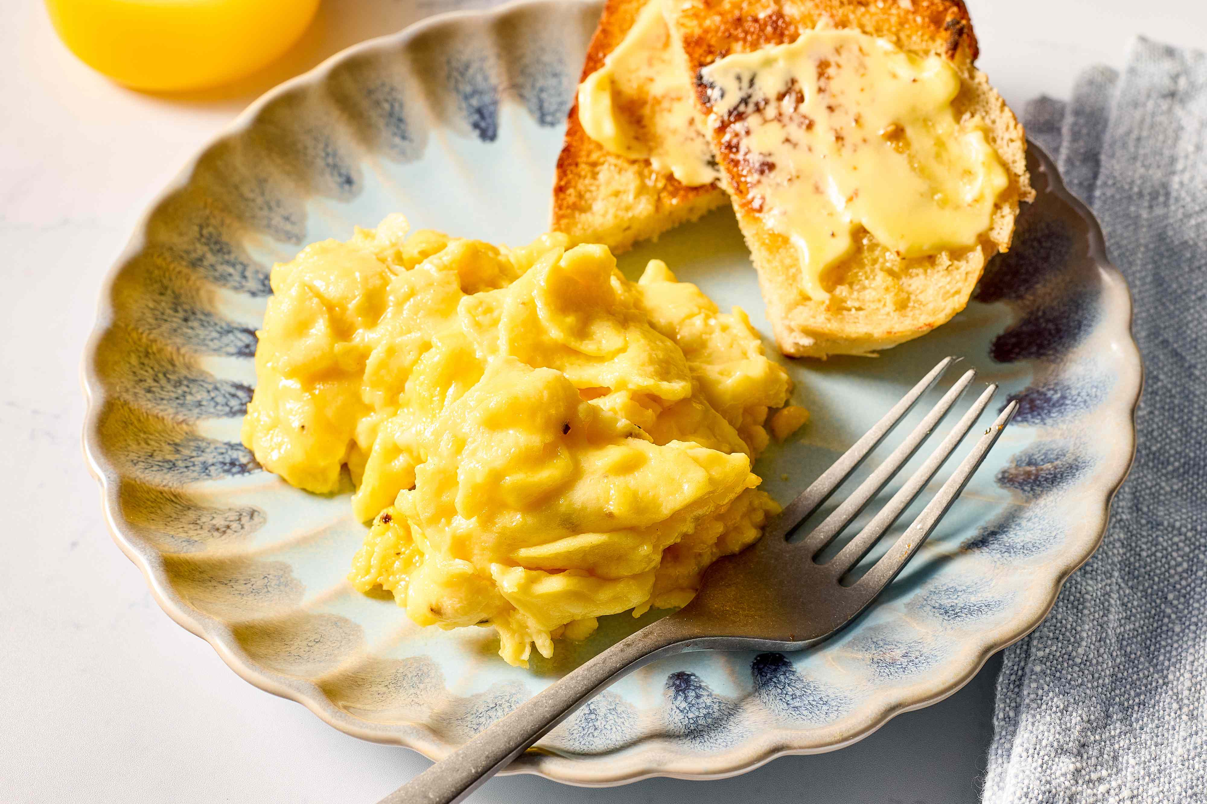 I Asked 4 Chefs if You Should Scramble Eggs With a Fork or a Whisk—They ...