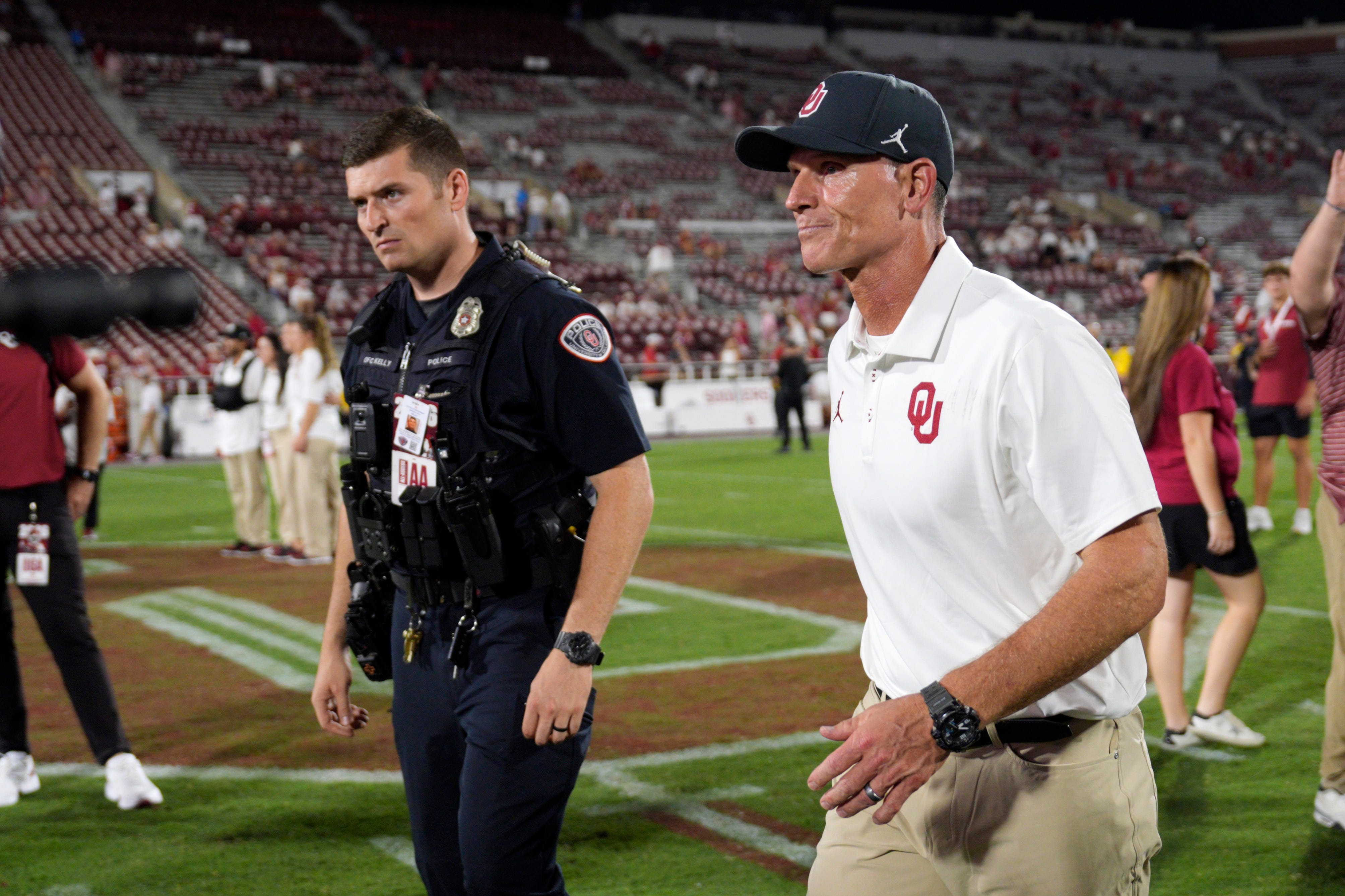 Brent Venables praises South Carolina's Shane Beamer ahead of matchup