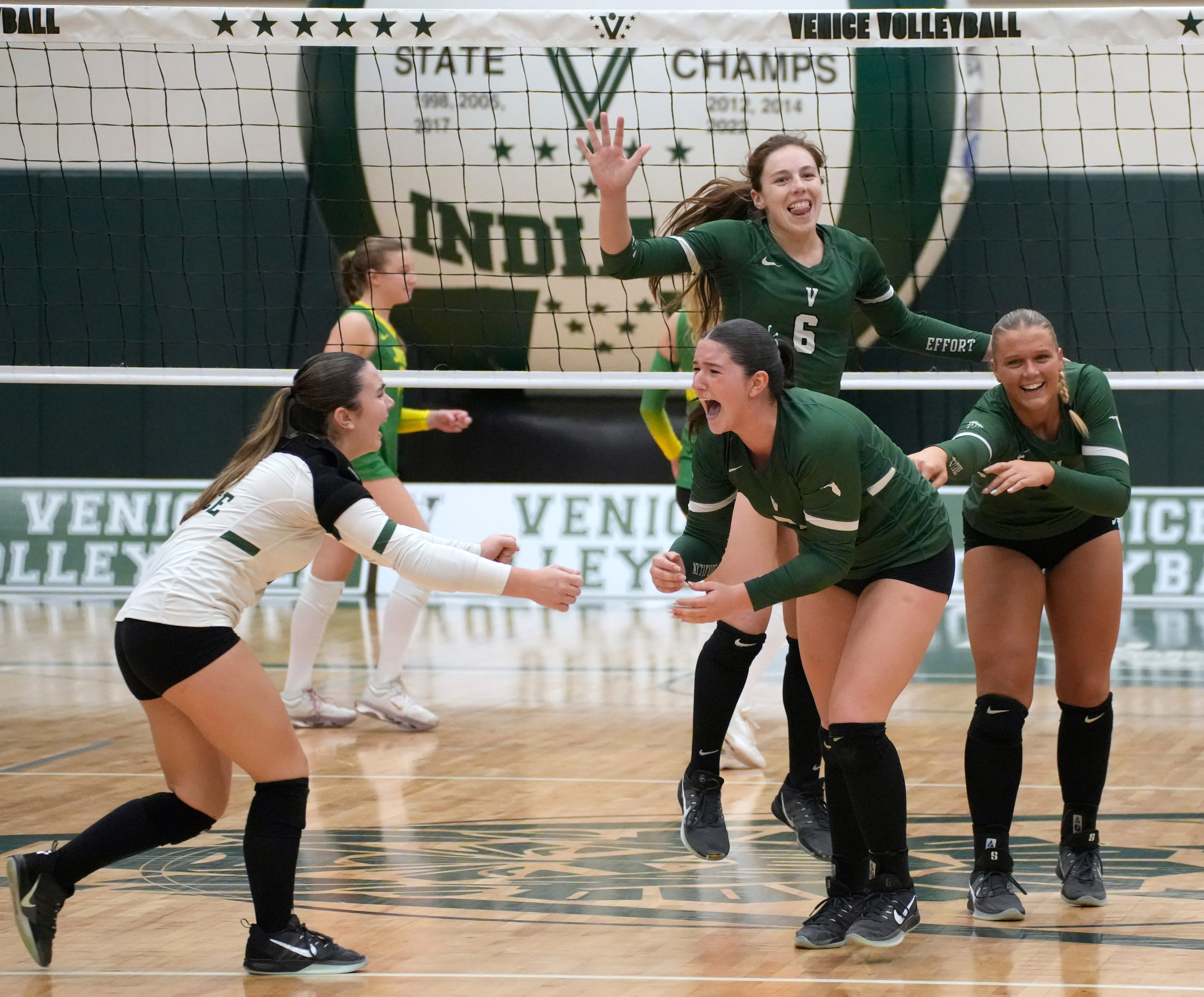 Venice volleyball defeats Jupiter to win regionals, head to state ...