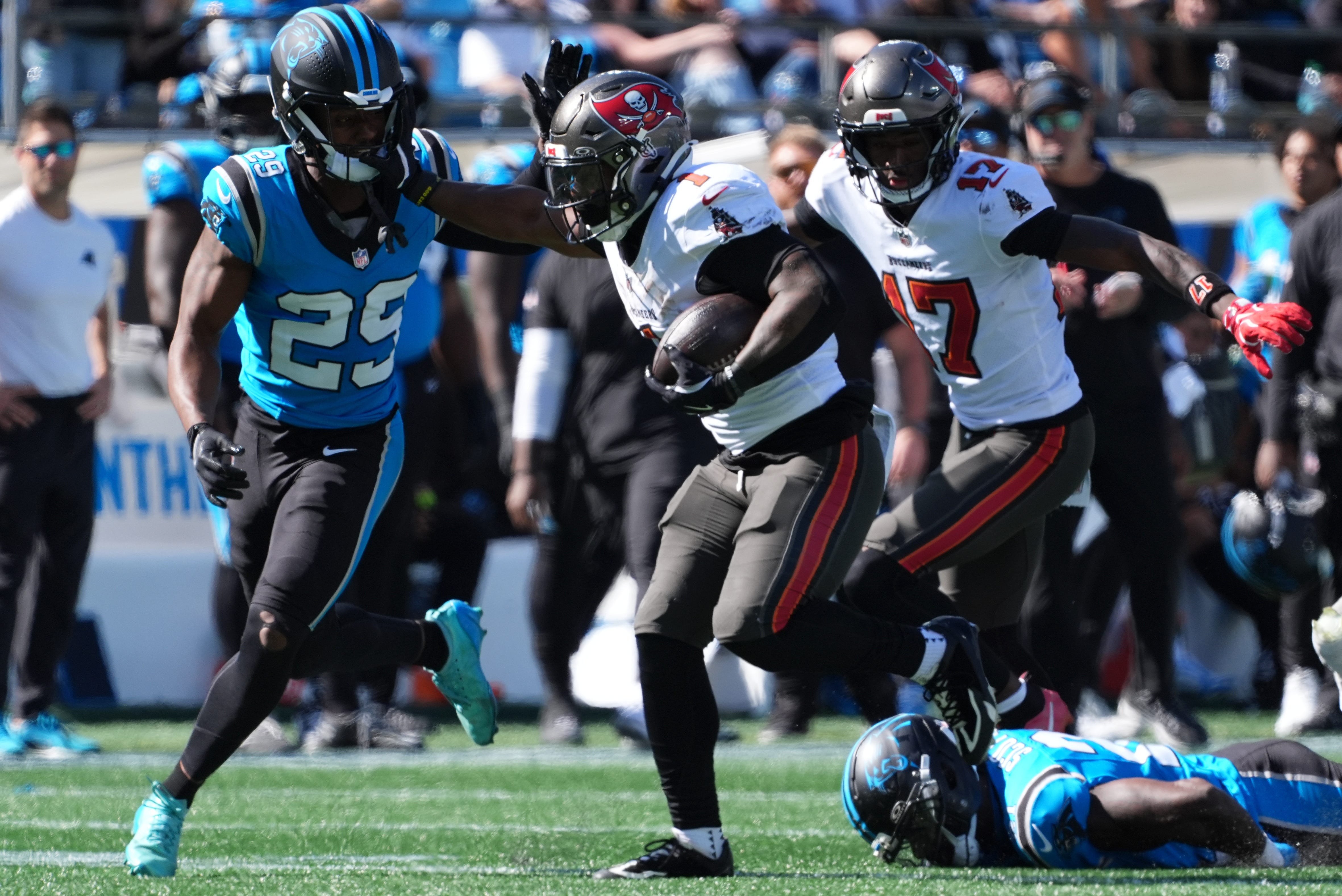Kenny Gainwell misses practice Wednesday - AOL