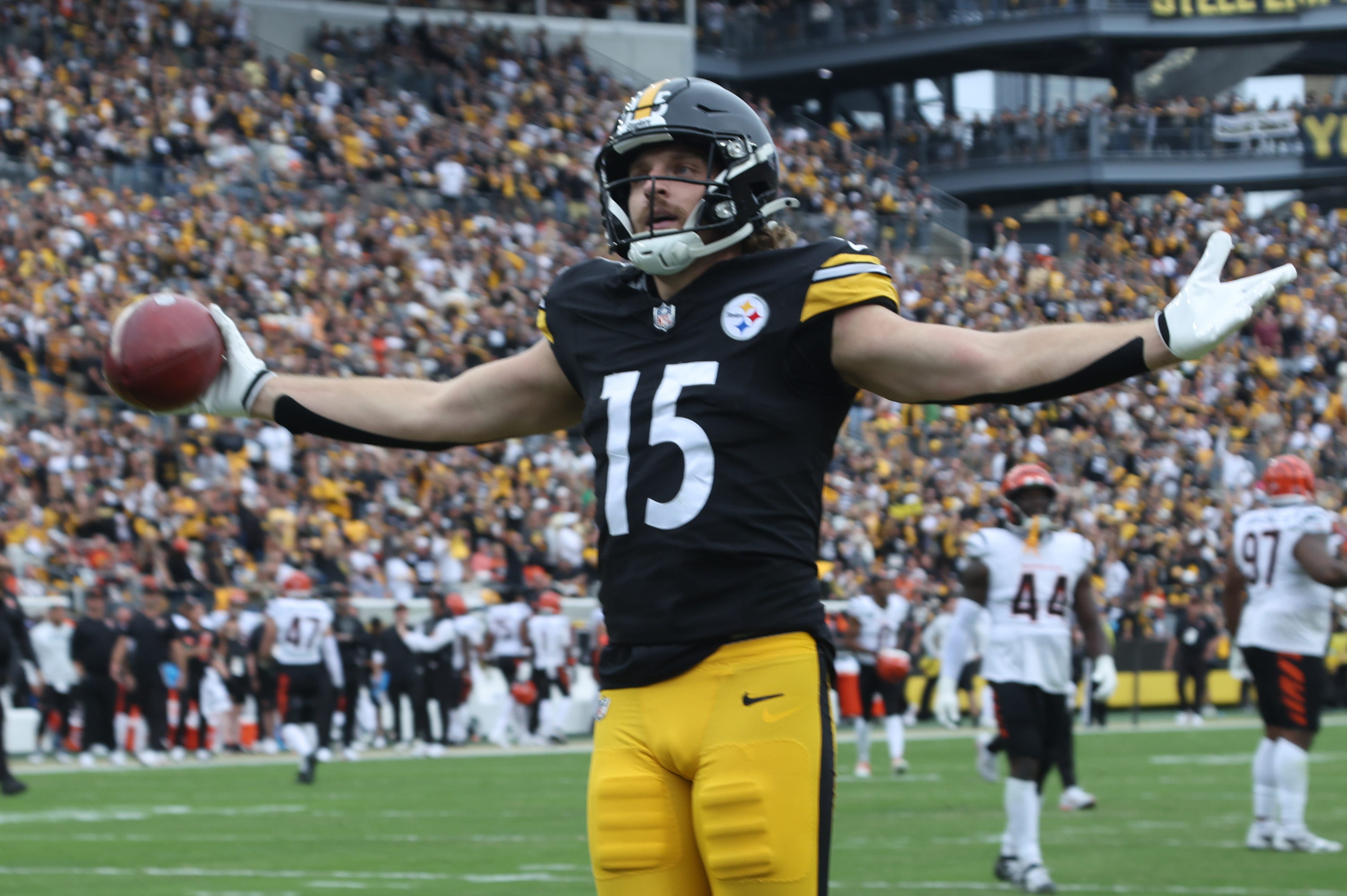 Steelers wide receiver returns to practice after injury absence - AOL