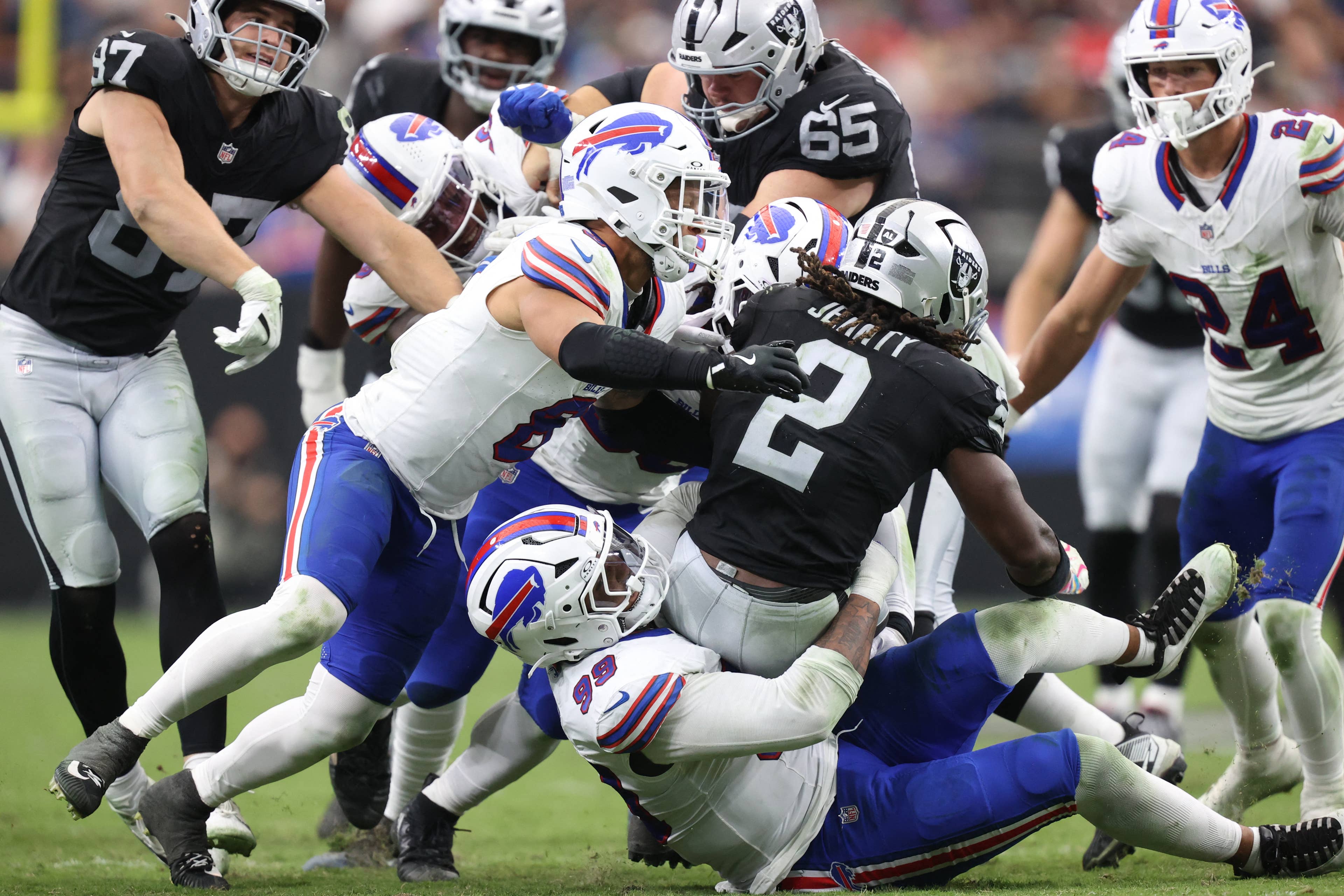 Ashton Jeanty and Raiders’ Offensive Line Repeating Last Season’s ...
