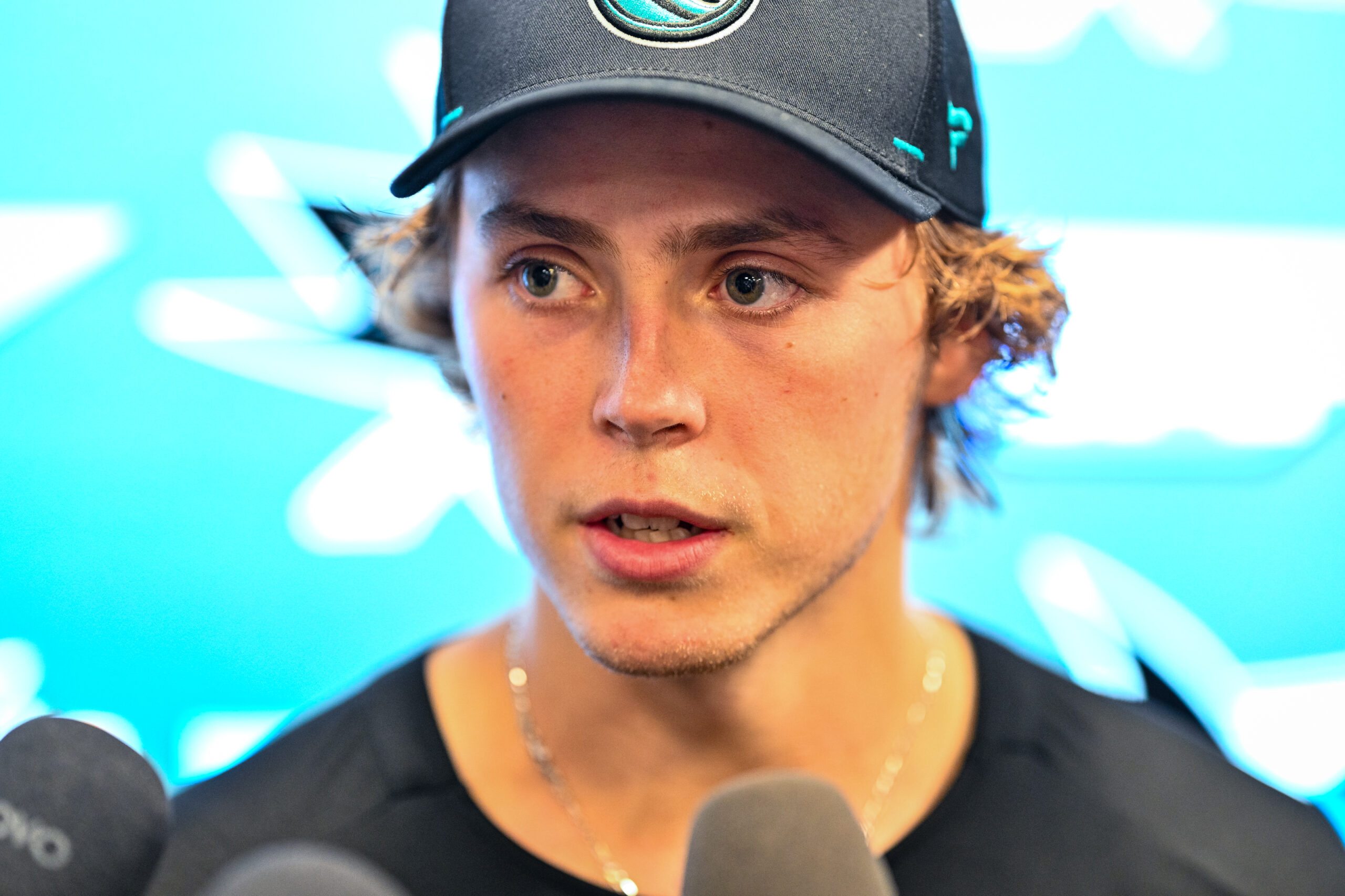 Sharks Locker Room: Smith on How “Fun” Inspired Comeback Win, Bystedt “Impressive” in NHL Debut