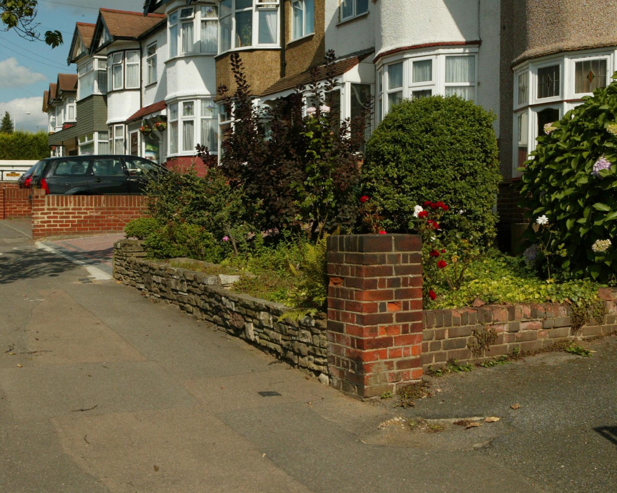Greener front gardens could help combat air pollution and summer heat