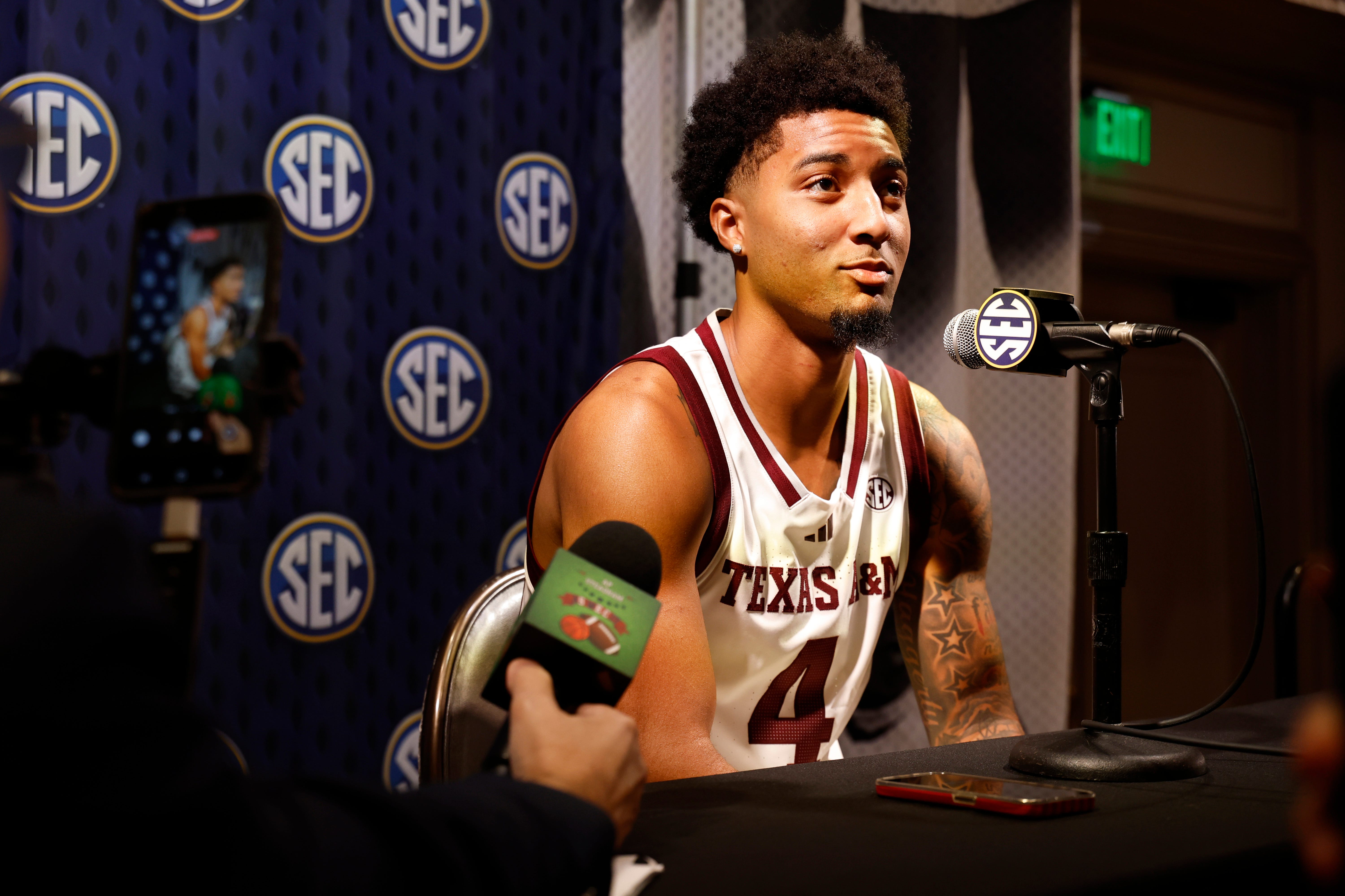Texas A&M transfer SG predicted to win prestigious award